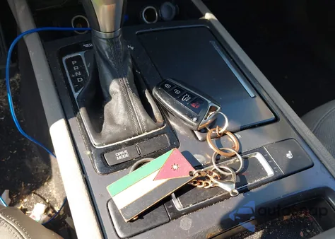 2015 Hyundai Genesis 3.8 from USA, damaged, VIN KMHGN4JE4FU074357